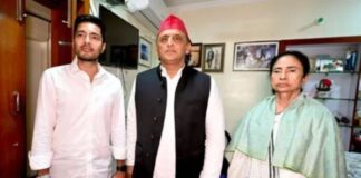 ‘दीदी आप हारी नहीं हैं…’, कोलकाता में ममता बनर्जी से मिले अखिलेश यादव, अभिषेक को भी लगाया गले