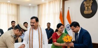 UP में अब सांसद-विधायक को मिलेगी फुल इज्जत, स्वागत में खड़े होंगे IAS-IPS अधिकारी