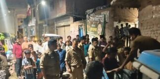 फर्रुखाबाद जंक्शन पर रेलवे का बड़ा अभियान: 8 अवैध वेंडर…