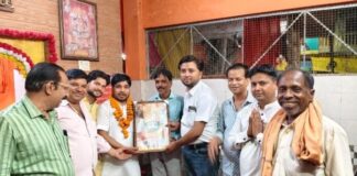 मंदिर प्रबंधक एवं पुजारी संगम शाक्य का जन्मदिन श्रद्धा और उत्साह के साथ मनाया