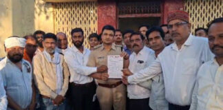 धीरेंद्र शास्त्री के बयान पर विवाद: पुलिस कार्रवाई के खिलाफ जबलपुर में उबाल