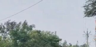 कुम्हारनपुरवा में युवक की मौत के बाद गांव में तनाव:भारी पुलिस बल तैनात, प्रेम प्रसंग के चलते लगाई थी आग
