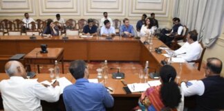 मुंबई- महाराष्ट्र सरकार फिल्म इंडस्ट्री के लिए नई इंसेंटिव पॉलिसी बनाएगी