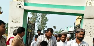 सिद्धार्थनगर में बकरीद शांतिपूर्ण तरीके से हुई:मस्जिदों-ईदगाहों में नमाजियों की भारी भीड़, सुरक्षा चाक-चौबंद