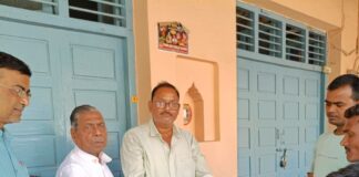 सिसवा में रोटरी क्लब ने किया गमछा वितरण:भीषण गर्मी में श्रमिकों को मिली राहत, क्लब ने बताया समाज की नींव