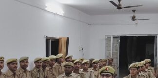 वाल्टरगंज थाने का सीओ ने औचक निरीक्षण किया:लंबित विवेचनाओं की समीक्षा कर दिए आवश्यक निर्देश, सीसीटीवी कैमरों का जायजा लिया