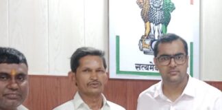 खेसरहा में रसोई गैस संकट पर प्रदर्शन:आजाद अधिकार सेना ने उपजिलाधिकारी के माध्यम से राष्ट्रपति को भेजा ज्ञापन