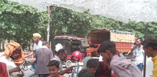 बहराइच के नानपारा में चौथे बड़े मंगल पर भंडारा आयोजित:राहगीरों ने ग्रहण किया प्रसाद