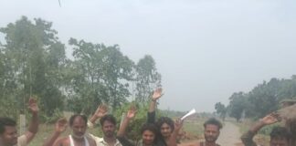 स्मार्ट मीटर लगने के बाद 200 का बिल पहुंचा 3000:नवाबगंज में उपभोक्ताओं ने किया प्रदर्शन, बोले- पुराने मीटर बहाल किए जाए