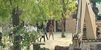 खहरटिया गांव में अवैध निर्माण हटाया गया:तहसील प्रशासन ने रास्ता खाली कराया, पीड़िता ने सीएम से की थी शिकायत
