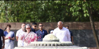राजीव गांधी को वीर भूमि पर कांग्रेस नेताओं ने दी श्रद्धांजलि, उनके योगदान को किया याद