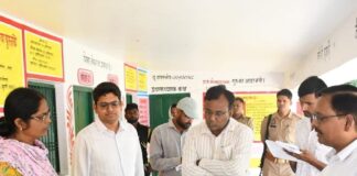 सिद्धार्थनगर डीएम ने बीएचएनडी निरीक्षण में की कार्रवाई:आशा-आंगनबाड़ी का वेतन रोका, एमओआईसी से मांगा स्पष्टीकरण