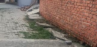 छात्रा ने डीएम से की सड़क बनवाने की मांग:बस्ती के मुरली जोत वार्ड की बदहाल सड़कों का मुद्दा उजागर किया