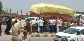 तेज रफ्तार ट्रक ने बाइक सवार दंपति को रौंदा, मौके पर मौत