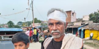 महाराजगंज में साइकिल सवार बुजुर्ग घायल:सिंदुरिया-महाराजगंज मार्ग पर मोटरसाइकिल ने मारी टक्कर