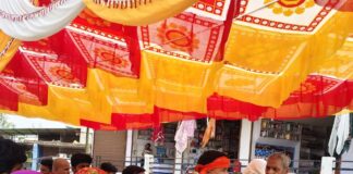 गायघाट में बड़ा मंगल भंडारे का आयोजन:बजरंगबली की पूजा कर पूड़ी-सब्जी का प्रसाद बांटा गया