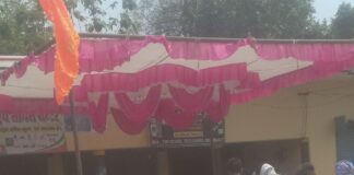 बड़े मंगल पर खुर्हिरी चौराहे में भंडारे का आयोजन:लोगों ने ग्रहण किया प्रसाद, कई श्रद्धालु हुए शामिल