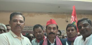 किसानों की समस्याओं पर सपा विधायक का प्रदर्शन:कैसरगंज में जन समस्याओं को लेकर एसडीएम को सौंपा ज्ञापन