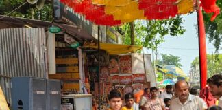 नानपारा में ज्येष्ठ के तीसरे मंगलवार को भंडारे आयोजित:विश्वनाथ मंदिर सहित कई स्थानों पर श्रद्धालुओं ने ग्रहण किया प्रसाद