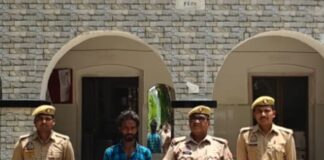 बस्ती में जबरन मोटरसाइकिल छीनने वाला गिरफ्तार:सोनहा पुलिस ने आरोपी को पकड़ा, छीनी गई बाइक बरामद