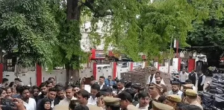 छात्रों और स्थानीय लोगों में विवाद,डीसीपी कार्यालय में मंगानी पड़ी तीन थानों की पुलिस