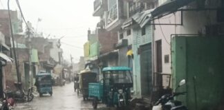श्रावस्ती में अचानक बदला मौसम, तेज हवा-बारिश:आम, अरहर और मक्का की फसल को नुकसान की आशंका