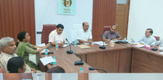 डीएम की अध्यक्षता में जिला स्वच्छ भारत मिशन ग्रामीण समिति की बैठक