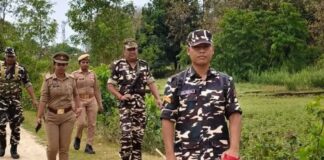 महराजगंज में SSB और पुलिस की संयुक्त गश्त:सीमाक्षेत्र में सुरक्षा व्यवस्था का लिया जायजा