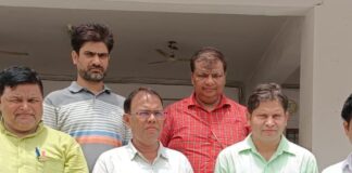 शिक्षक संघ ने जनगणना ड्यूटी में सुधार की मांग की:बार-बार बदलाव, दूरस्थ तैनाती से शिक्षकों को परेशानी, बस्ती डीएम ने दिए निर्देश