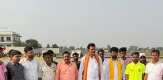 परसा हुसैन प्रीमियर लीग क्रिकेट टूर्नामेंट का शुभारंभ:नगर पंचायत भारत भारी के अध्यक्ष ने किया उद्घाटन