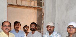 डीएम ने निर्माणाधीन उपनिबंधक कार्यालय का निरीक्षण किया:गुणवत्ता और समय पर काम पूरा करने के निर्देश दिए