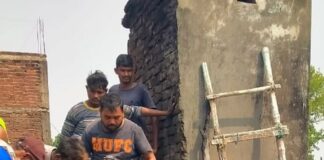 मिहींपुरवा में घर में लगी आग:दो मवेशियों की जलकर मौत, घरेलू सामान भी राख
