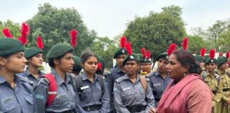 गोरखा राइफल्स रेजिमेंट ने 500 छात्राओं को दी सेल्फ डिफेंस की ट्रेनिंग