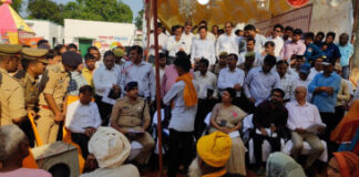 मंडलायक्त दुर्गा शक्ति नागपाल का श्रावस्ती दौरा