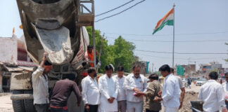 ब्लॉक प्रमुख के प्रयास से गोसाईगंज बस स्टॉप की जर्जर सड़क बनी, जनता ने जताया आभार