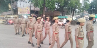 यातायात नियमों का पालन करें, दुर्घटनाओं से बचें, जीवन अमूल्य है