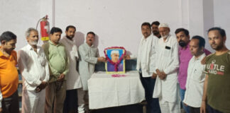 देश के प्रथम प्रधान मन्त्री पण्डित जवाहरलाल नेहरू को कॉंग्रेसियो ने किया याद