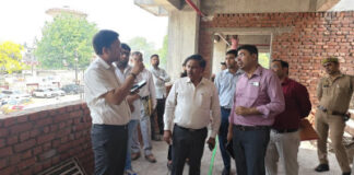 निर्माणाधीन जोनल कार्यालय सहित विभिन्न योजनाओं का नगर आयुक्त ने किया निरीक्षण