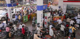 ‘अब तो हर चीज के दाम बढ़ेंगे’, डीजल-पेट्रोल महंगा होने पर क्या बोली जनता?
