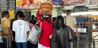 खबरगांव की खबर पर जागा रेलवे, कुलियों की वसूली पर कही ऐक्शन की बात