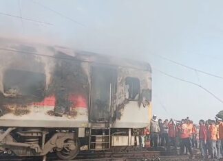 68 यात्री, अचानक सुलग उठी राजधानी एक्सप्रेस, सामान जलकर राख