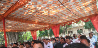 निजीकरण और उत्पीड़नात्मक के विरोध में बिजली कर्मियों का उग्र प्रदर्शन
