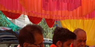 एनईआर रेलवे के अजय वर्मा ने परिवार संग बड़े मंगल पर कराया भव्य भंडारा