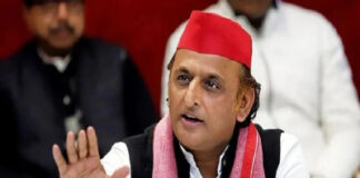 यूपी रोडवेज कर्मचारियों का सीएम आवास के सामने आत्मदाह का प्रयास,अखिलेश यादव ने जताई नाराजगी