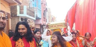डुमरियागंज में श्रीमद्भागवत कथा का शुभारंभ:कलश यात्रा के साथ हुआ आयोजन का आगाज, भक्तिमय रहा माहौल