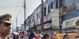 महराजगंज में पुलिस भर्ती परीक्षा संपन्न:13 केंद्रों पर 8,704 अभ्यर्थियों ने दी लिखित परीक्षा