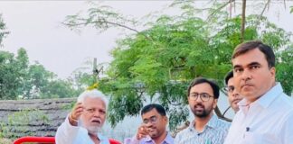 सीडीओ ने रुधौली में विकास कार्यों की जांची व्यवस्थाएं:पोखरे के सौंदर्यीकरण, पर्यटन स्थल की गुणवत्ता पर दिए निर्देश