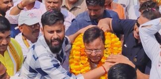 धानी में भाजपा प्रदेश अध्यक्ष पंकज चौधरी का स्वागत:व्यापार मंडल के पदाधिकारियों ने क्षेत्र के विकास को लेकर सौंपा ज्ञापन