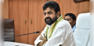 प्रयागराज आयुष अस्पतालों में अंदर ही मिलें दवाएं, बढ़ाई जाएं ओपीडी : दयाशंकर मिश्र