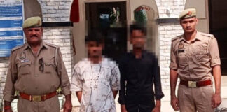 महिला से कमेंटबाजी करना पड़ा महँगा,2 गिरफ्तार